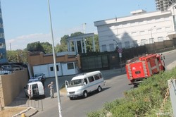 В Одессе заминировали посольство России (ФОТО)
