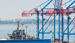 В Одесский порт вошли американские боевые корабли (ФОТО)