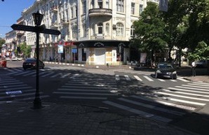 В центре Одессы обещают нарисовать "зебру" на перекрестке по диагонали