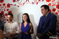 В первый день работы одесского ЗАГСа-хатынки от Саакашвили поженились три пары новобрачных (ФОТО)