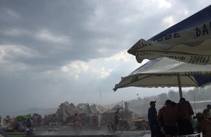 Одесская СЭС пока не рекомендует купаться в море