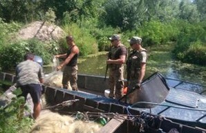 На юге Одесской области пограничники изъяли выловленную рыбу у браконьеров