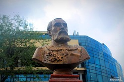 В Одессе установили второй памятник Маразли (ФОТО)