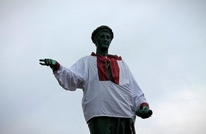 Вышиванковый фестиваль в Одессе: ярмарка на Приморском бульваре (ФОТО)