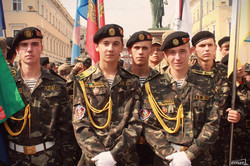 В Одессе на Потемкинской лестнице развернули самый большой флаг Украины (ФОТО)
