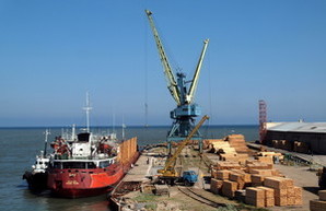 В Днестровском лимане углубляют дно