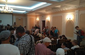 Слушания по переименованию одесских улиц сорвали праворадикалы