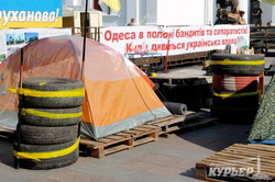 В Одессе появился второй "Майдан" на Думской: требуют увольнения заместителя Труханова (ФОТО)