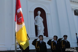 День города в Одессе: на Думской торжественно подняли флаг (ФОТО)