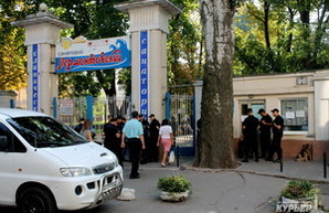 Минюст прорвался в Лермонтовский санаторий: у одной из сотрудниц сердечный приступ (ФОТО, ВИДЕО)