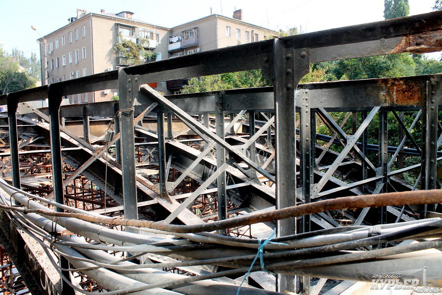 Одесские мосты. Мост в Одессе. Разрушенный мост в Одессе. Таврический мост Одесса. Щит мост Одесса.