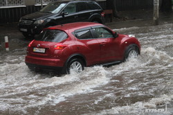 Потоп на улице Армейской в Одессе (ФОТО)