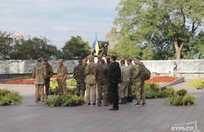 Протесты на Думской не должны превращаться в бомжатник,- Луценко