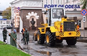 В Одессе чистят ливневки