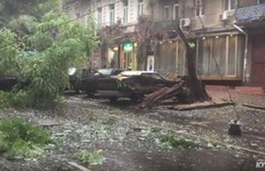 На завтра синоптики обещают одесситам сильнейший ливень