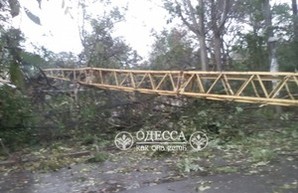 В Одессе на Фонтане рухнул еще один кран