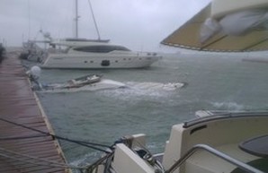 Еще одна яхта затонула в Одессе (ФОТО)