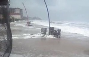 Шторм в Затоке: в море смыло новую набережную (ФОТО)