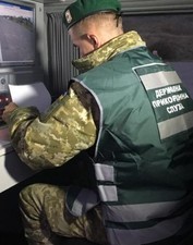 Одесские пограничники задержали молдаван с чесноком
