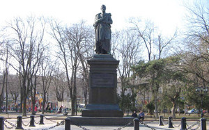 В центре Одессы реставрируют памятник
