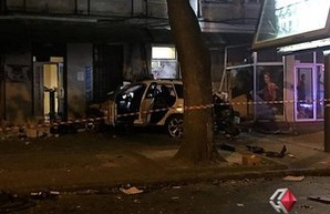В центре Одессы столкнулось три автомобиля: трое погибших и пятеро раненых
