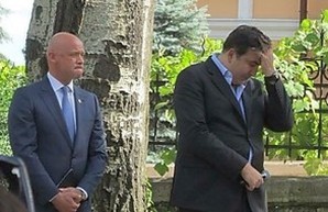 Итоги одесского понедельника: между губернатором и мэром уже война, пока словесная, очередная попытка продать ОПЗ и центр города в ожидании тепла