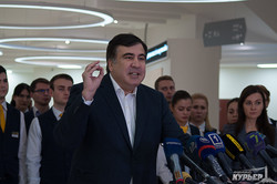 Саакашвили считает, что его центр админуслуг не может работать из-за противодействия центральной власти (ФОТО)