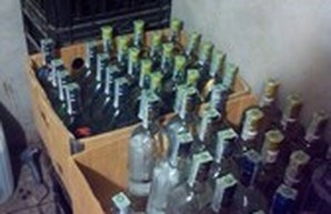 В Белгороде-Днестровском прикрыли подпольный водочный заводик (ФОТО)