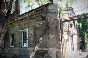 В Одессе снова рушится очередной старый дом