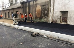 Пока позволяет погода, в Одессе ремонтируют улицы (ФОТО)