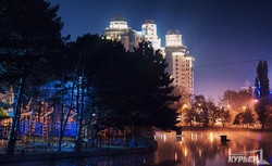 Туманный вечер в Одесском парке (ФОТО)
