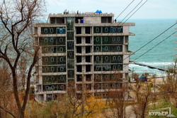 Высотный нахалстрой на 13-й станции Фонтана в Одессе закрыл вид на море (ФОТО)