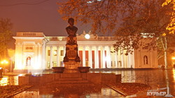 Романтический вечерний Приморский бульвар в Одессе (ФОТО)