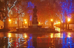 Романтический вечерний Приморский бульвар в Одессе (ФОТО)