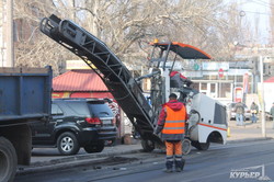 Начало ремонта транспортной развязки под Пересыпским мостом стало причиной масштабных пробок в Одессе (ФОТО)