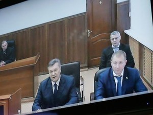 Разгон Майдана: Янукович все отрицает, а Оппоблок "валит" все на Захарченко