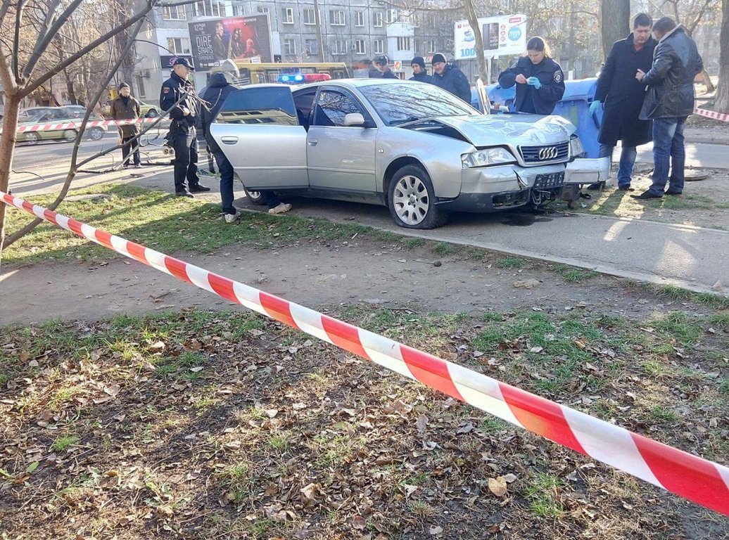 В Одессе на Черемушках около суда стреляли