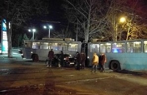 В Одессе произошло очередное ДТП с участием троллейбуса