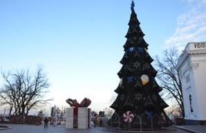 Итоги 14 декабря в Одессе: чествование чернобыльцев, первый елочный базар и зимние каникулы