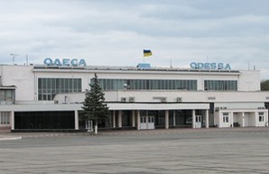 Сегодня ночью детективы НАБУ устроили обыск в одесском аэропорту