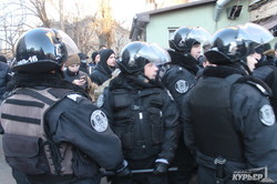 Под Приморской райадминистрацией полиция избила двух активистов (ФОТО, ВИДЕО)