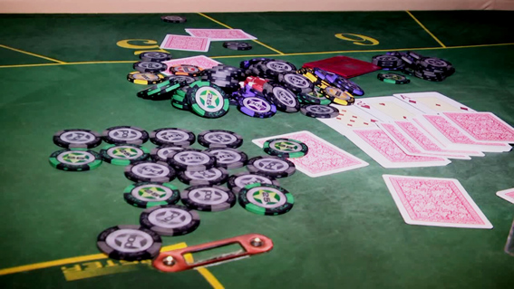 Одесскими полицейскими выявлен покер-клуб на дому