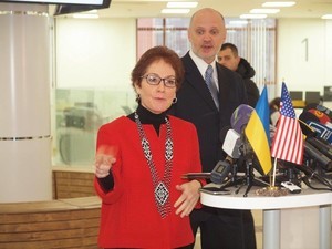 Американский посол в Одессе посетила Центр админуслуг (ФОТО)