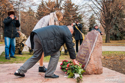 К мемориалу погибшим в АТО одесситам возложили цветы (ФОТО)