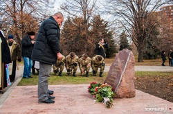 К мемориалу погибшим в АТО одесситам возложили цветы (ФОТО)