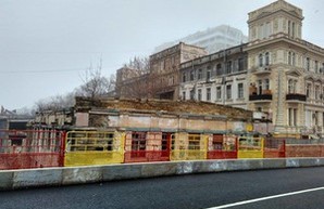 Старинный мост: уродство новых временных конструкций (ФОТО)