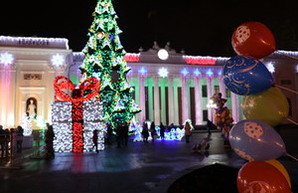 Новогодняя Одесса в огнях и ярких красках (ФОТО)