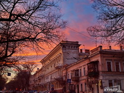 Заходящее солнце залило Одессу яркими красками (ФОТО)