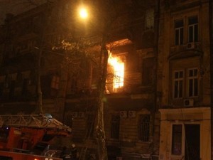 Пожар на Нежинской: выгорели четыре этажа (ФОТО, ВИДЕО)