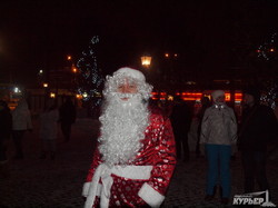 В Одессе завершили празднование Рождества колядками и песнями в украшенных гирляндами трамваях (ФОТО)